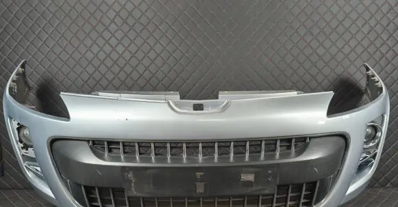 Peugeot 4007 Front bumper 