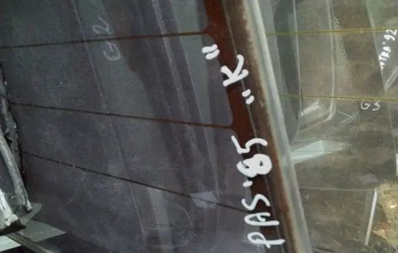 Volkswagen PASSAT B2 Rear windscreen/windshield window 