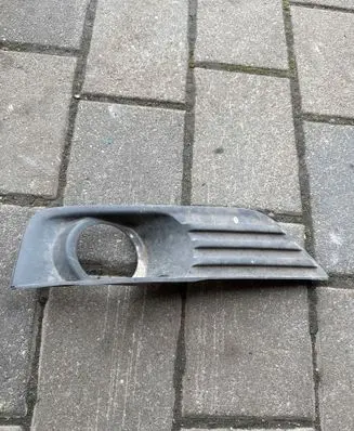 Ford Focus Front fog light trim/grill 4M5119953AE