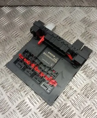 Volkswagen Touran I Fuse box set 1K0937049M