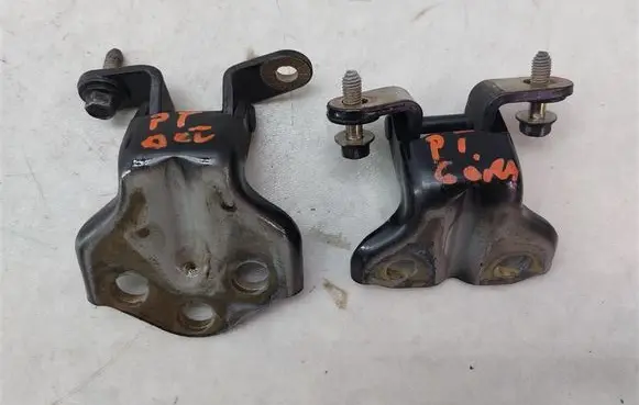 SsangYong Rexton Rear door lower hinge