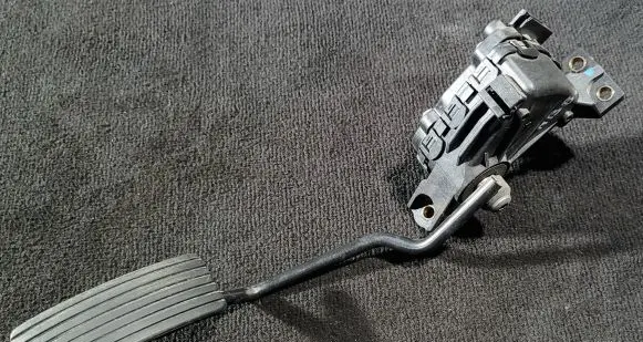 Mitsubishi Space Star Accelerator throttle pedal M865642 030201 6PV00830100