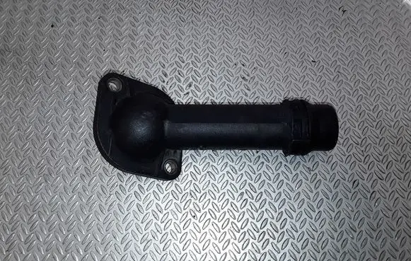 Volkswagen PASSAT B5.5 Engine coolant pipe/hose 038121121 06B121121