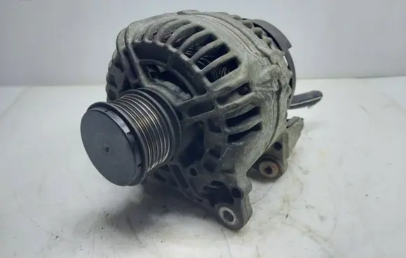 Skoda Octavia Mk2 (1Z) Generator/alternator 038903024F 0124515121