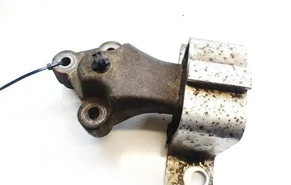 Dacia Sandero Engine mount bracket 142838