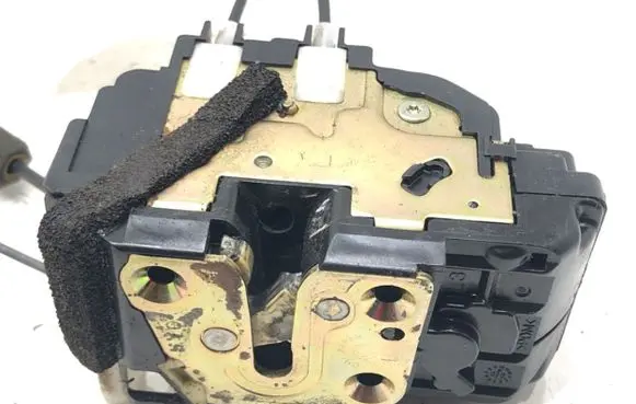 Nissan Murano Z50 Front door lock