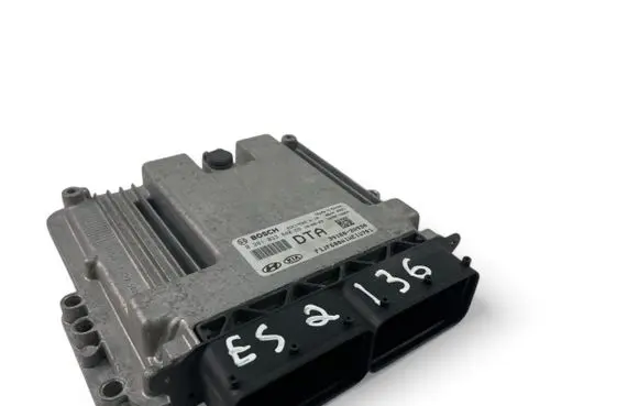 Hyundai i30 Engine control unit/module ECU 391602A930 0281033840
