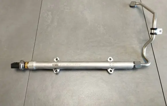 Fuel main line pipe