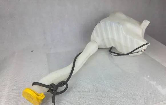Renault Master III Windshield washer fluid reservoir/tank 2891000023R