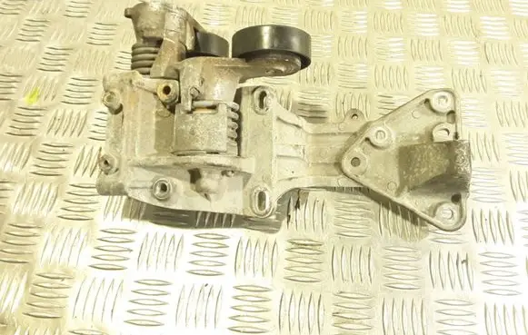 Volvo C70 Generator/alternator bracket 30750940