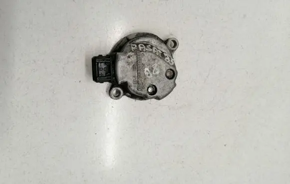Volkswagen PASSAT B5 Camshaft speed sensor 0232101024