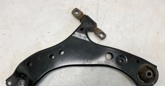 Toyota Sienna XL40 IV Front lower control arm/wishbone