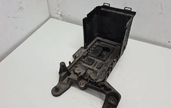 Audi A3 S3 8P Battery box tray 1K0915333