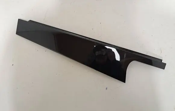 Rear door glass trim molding