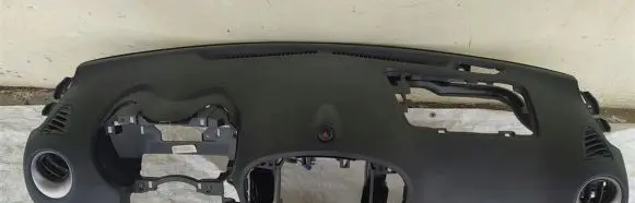 Nissan Juke I F15 Dashboard 682001KP0A