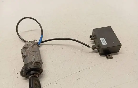 Volkswagen Transporter - Caravelle T4 Ignition lock 701905851 1H0953257B T3094885