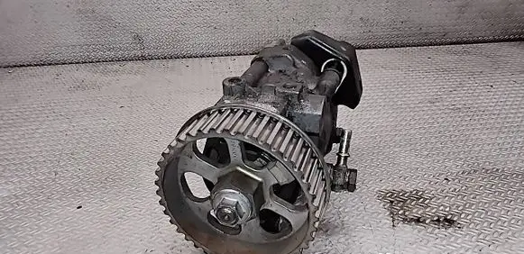 Renault Clio III Fuel injection high pressure pump 8200423059A 8200057225