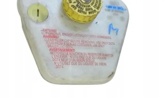 Audi A8 S8 D3 4E Brake fluid reservoir 4E0611301A