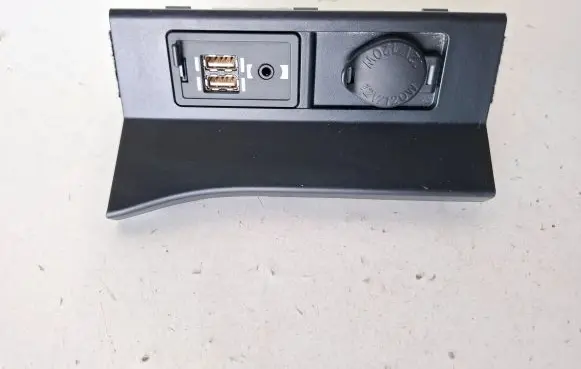 USB socket connector