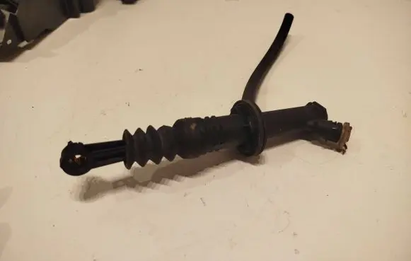 Renault Kangoo II Clutch slave cylinder 306106472R 333A0212