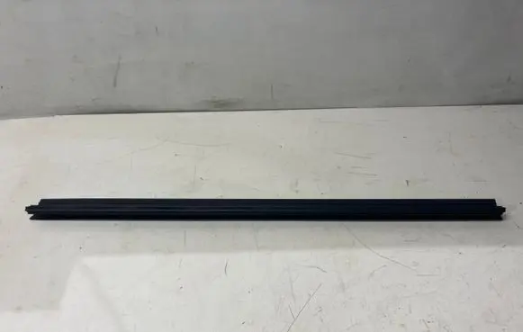 Peugeot 3008 II Rubber seal rear door window/glass 9811247080