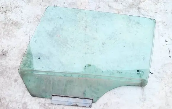 Opel Astra H Rear door window glass AS2