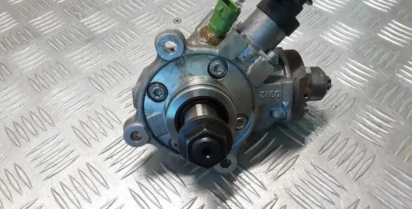 Fuel injection high pressure pump