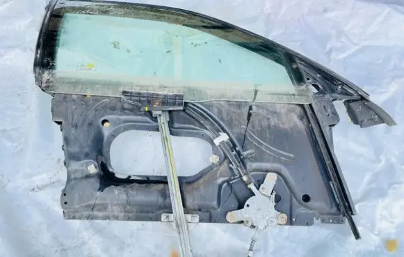 Audi 100 S4 C4 Front door window/glass frame 