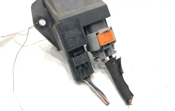 Citroen C3 Picasso Fan control module 9662872380
