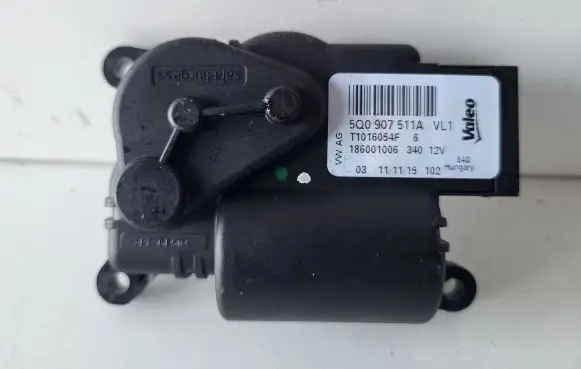 Skoda Octavia Mk3 (5E) A/C air flow flap actuator/motor 5Q0907511A