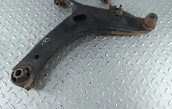 Subaru Levorg Front lower control arm/wishbone 20202FJ060 20202FJ041