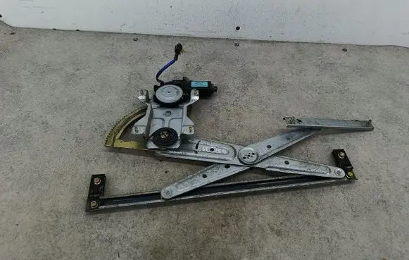 KIA Sorento Front door window regulator with motor 824603E000DENSO