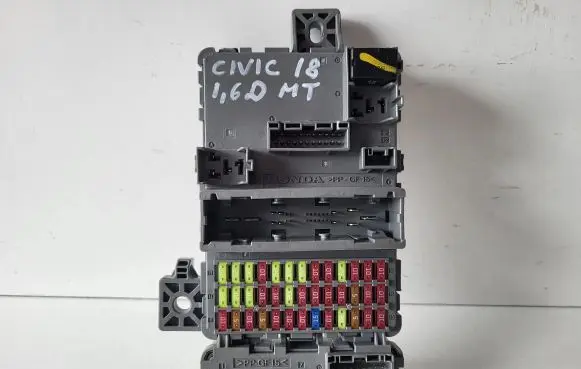 Honda Civic X Fuse module TEAN310