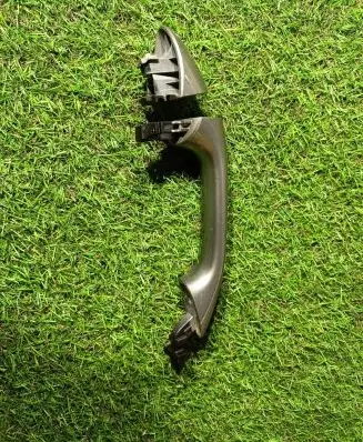 Rear door exterior handle/bracket