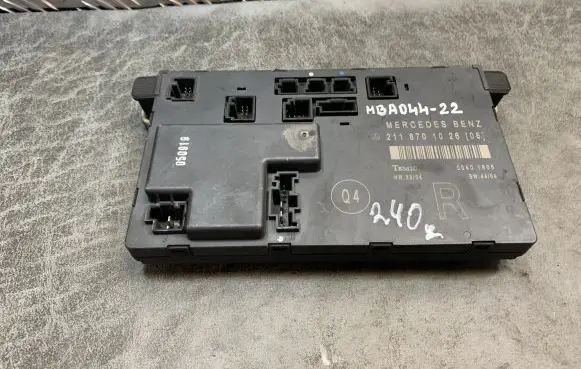 Mercedes-Benz E W211 Door control unit/module A2118701026