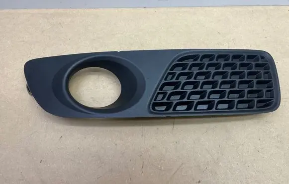 Volvo V70 Front fog light trim/grill 30678639 BP3ED