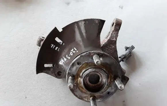 Hyundai i20 (PB PBT) Front wheel hub 517151J100