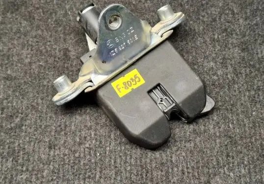 Skoda Octavia Mk2 (1Z) Tailgate/trunk/boot lock/catch/latch 1Z5827501E