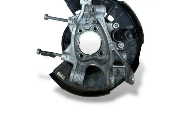 Rear wheel hub spindle/knuckle