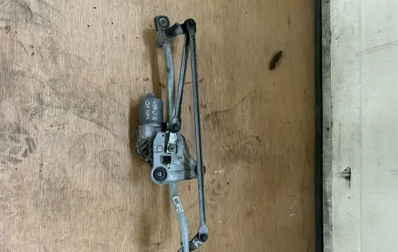 Volvo XC60 Front wiper linkage and motor