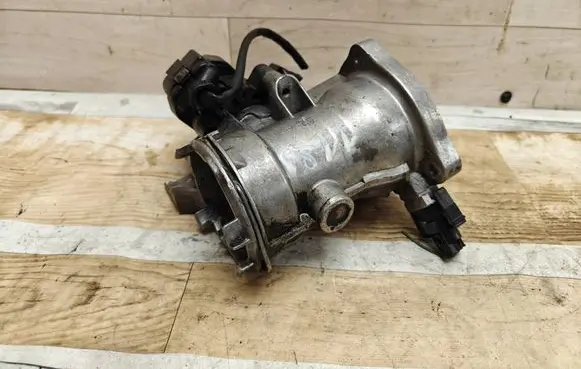 Mercedes-Benz B W245 Throttle valve A640090147C 348509637