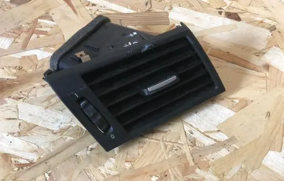 BMW X3 E83 Dashboard side air vent grill/cover trim 3415974