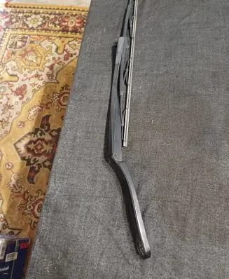 BMW 5 F10 F11 Front wiper blade arm 7182460