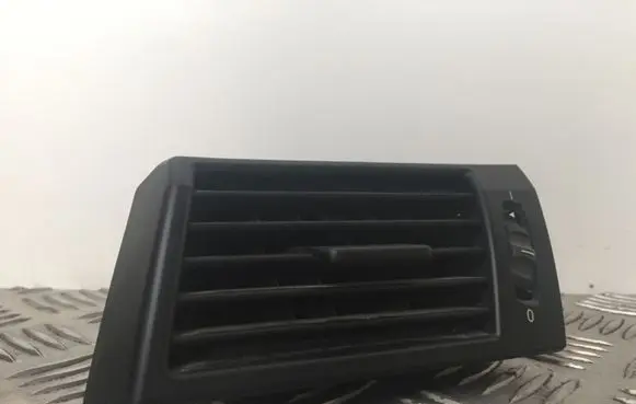 BMW X3 E83 Dashboard side air vent grill/cover trim 3400075