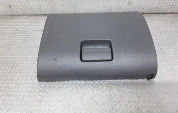 Ford Focus Glove box lid/cover 
