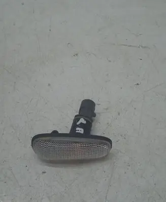 Opel Zafira A Front fender indicator light