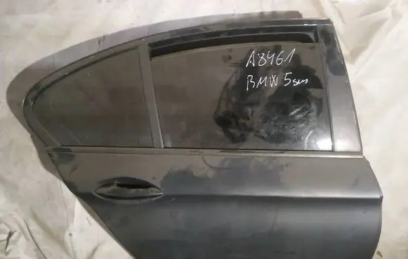 BMW 5 GT F07 Rear door JUODOS