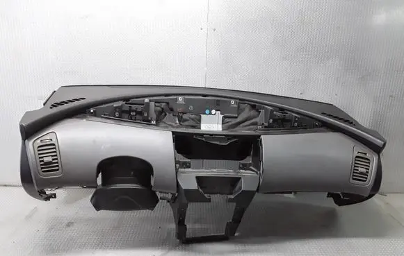 Nissan Primera Dashboard 68200AV600