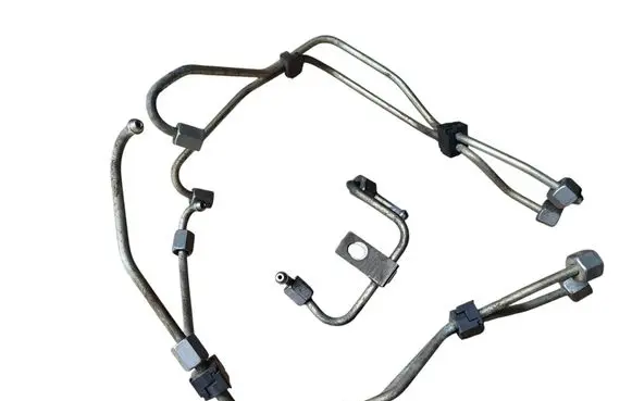Volvo V50 Fuel injector supply line/pipe 