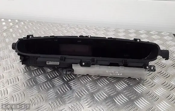 Toyota Prius (XW30) Speedometer (instrument cluster) 769363490